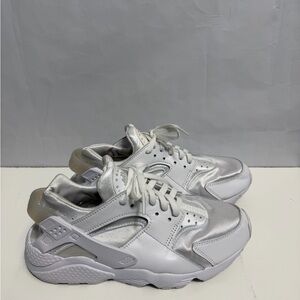 Nike Air Huarache Run "White Pure Platinum" Boys size 7